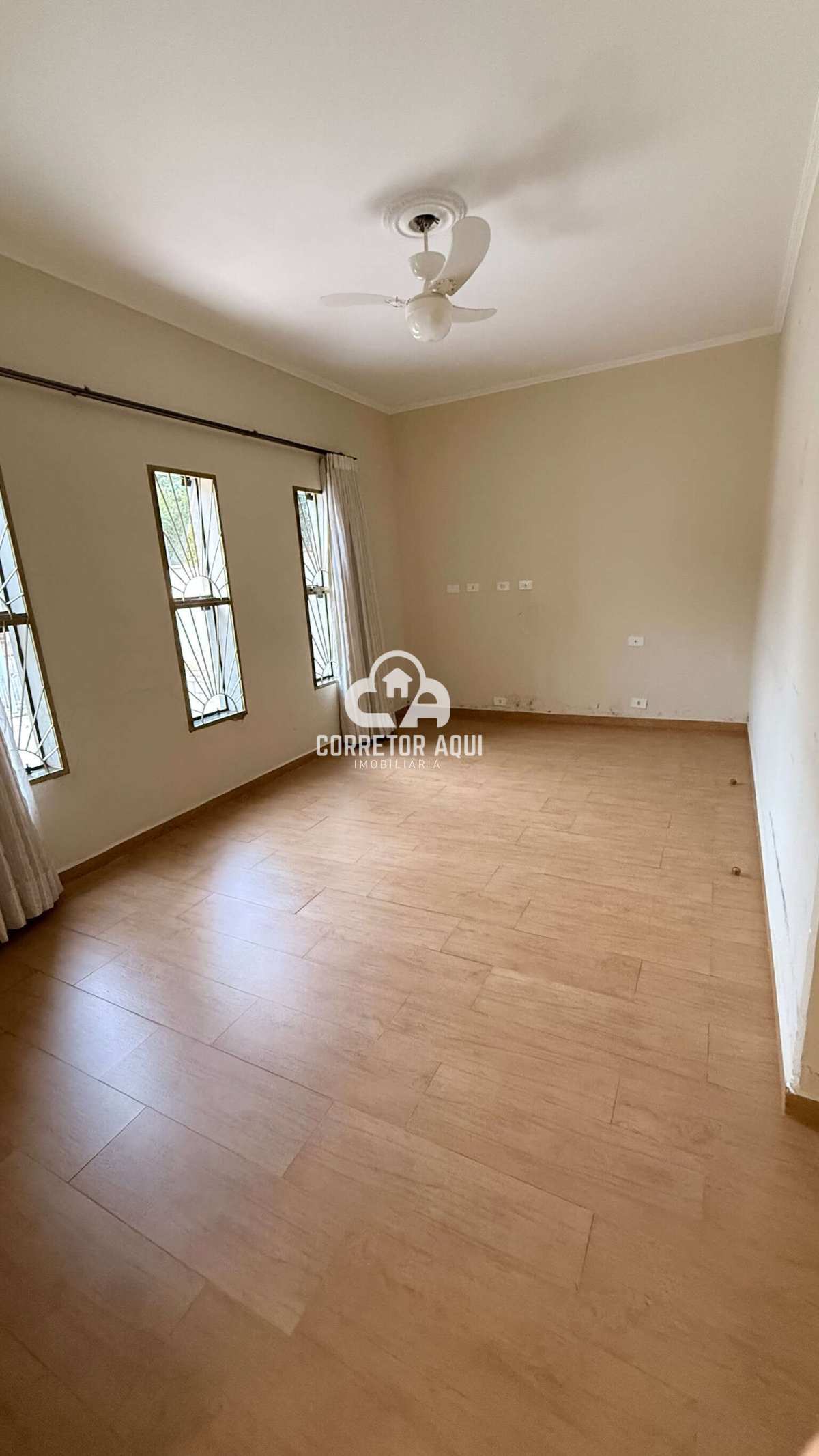 Casa à venda em Americana, Jardim São Vito, com 3 quartos, 210m² - Corretor Aqui Imobiliária
